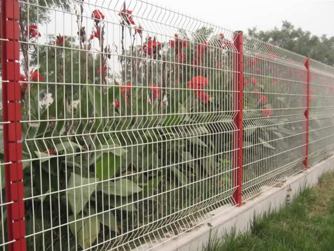 三角折彎防護(hù)網(wǎng)